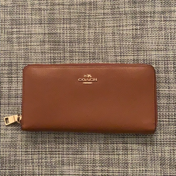 Coach Accessories - Coach Accordion Zip Wallet Coach Accessories - Coach Accordion Zip Wallet